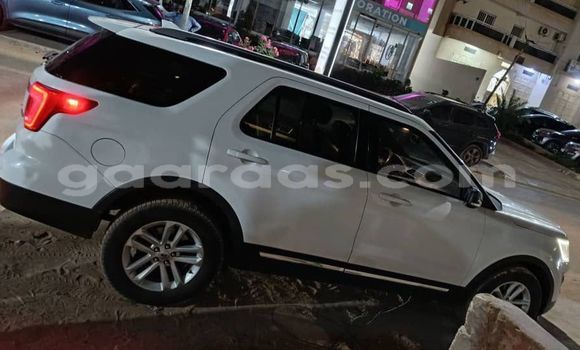 Buy Used Ford Explorer White Car in Dakar in Dakar Buy Used Ford Explorer White Car in Dakar in Dakar
