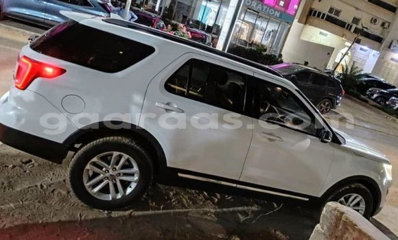 Acheter Occasion Voiture Ford Explorer Blanc à Dakar, Dakar Acheter Occasion Voiture Ford Explorer Blanc à Dakar, Dakar