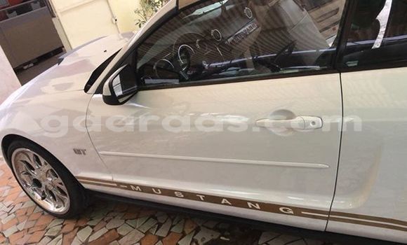 Acheter Occasion Voiture Ford Mustang Blanc à Dakar, Dakar Acheter Occasion Voiture Ford Mustang Blanc à Dakar, Dakar