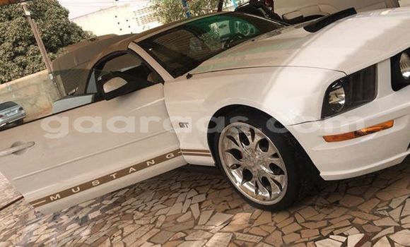 Acheter Occasion Voiture Ford Mustang Blanc à Dakar, Dakar Acheter Occasion Voiture Ford Mustang Blanc à Dakar, Dakar