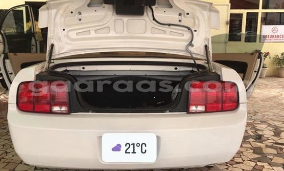 Acheter Occasion Voiture Ford Mustang Blanc à Dakar, Dakar Acheter Occasion Voiture Ford Mustang Blanc à Dakar, Dakar