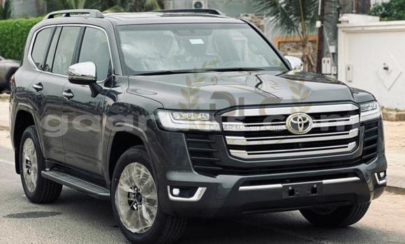 Buy Import Toyota Land Cruiser Silver Car in Dakar in Dakar Buy Import Toyota Land Cruiser Silver Car in Dakar in Dakar