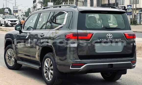 Buy Import Toyota Land Cruiser Silver Car in Dakar in Dakar Buy Import Toyota Land Cruiser Silver Car in Dakar in Dakar