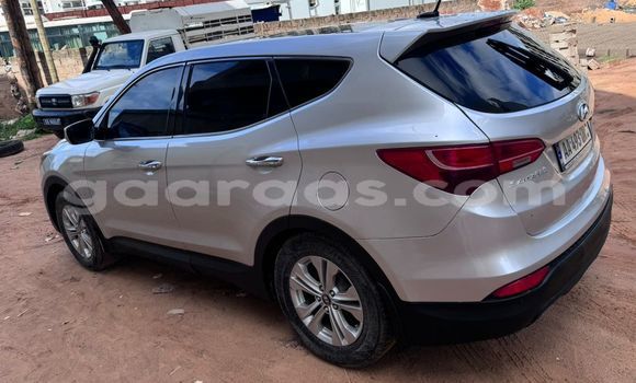 Dieundeu Occasion Hyundai Santa Fe Silver Auto in Dakar in Dakar Dieundeu Occasion Hyundai Santa Fe Silver Auto in Dakar in Dakar