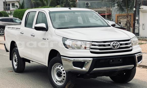 Buy Used Toyota Hilux White Car in Dakar in Dakar Buy Used Toyota Hilux White Car in Dakar in Dakar