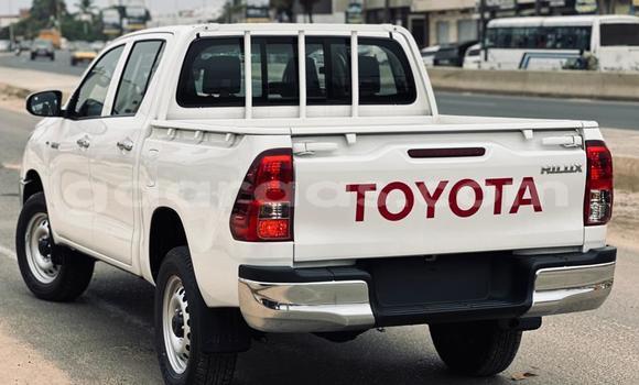 Buy Used Toyota Hilux White Car in Dakar in Dakar Buy Used Toyota Hilux White Car in Dakar in Dakar