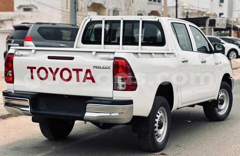 Big with watermark toyota hilux dakar dakar 22469