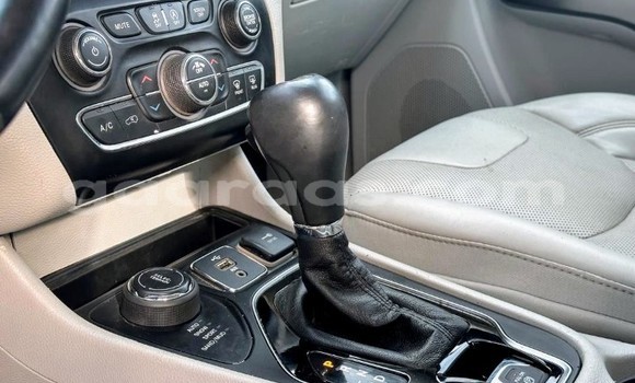 Dieundeu Occasion Jeep Cherokee Silver Auto in Dakar in Dakar Dieundeu Occasion Jeep Cherokee Silver Auto in Dakar in Dakar