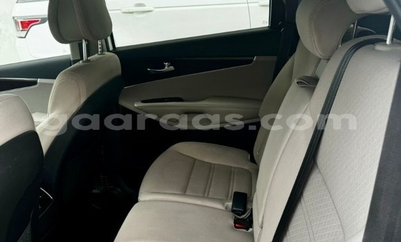 Buy Used Kia Sorento White Car in Dakar in Dakar Buy Used Kia Sorento White Car in Dakar in Dakar