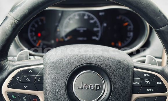 Buy Import Jeep Grand Cherokee White Car in Dakar in Dakar Buy Import Jeep Grand Cherokee White Car in Dakar in Dakar