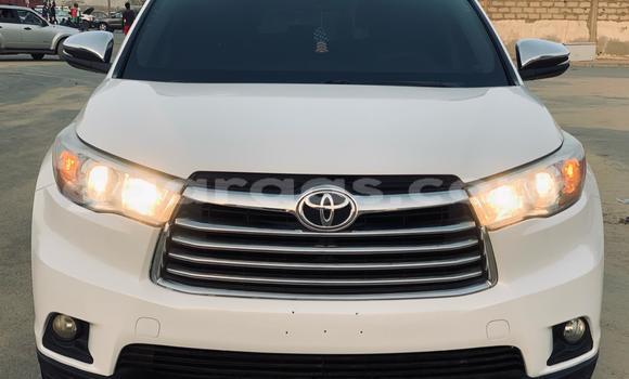 Dieundeu Imported Toyota Highlander White Auto in Dakar in Dakar