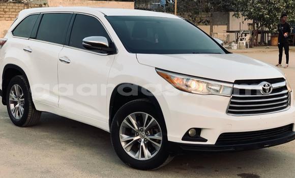 Buy Import Toyota Highlander White Car in Dakar in Dakar Buy Import Toyota Highlander White Car in Dakar in Dakar