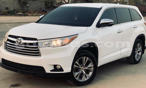 Buy Import Toyota Highlander White Car in Dakar in Dakar Buy Import Toyota Highlander White Car in Dakar in Dakar
