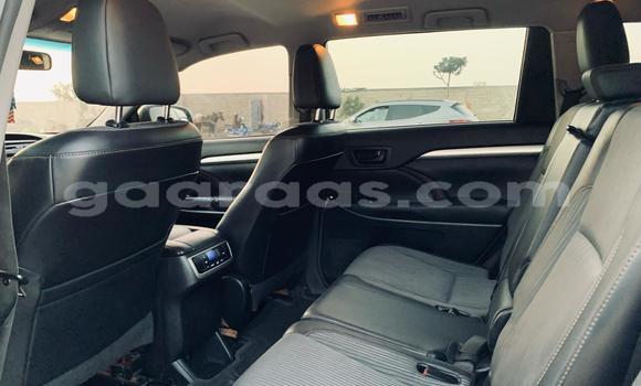 Buy Import Toyota Highlander White Car in Dakar in Dakar Buy Import Toyota Highlander White Car in Dakar in Dakar