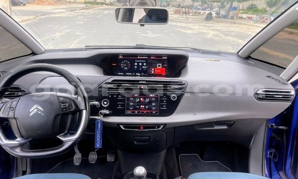 Dieundeu Occasion Citroen C4 Picasso Blue Auto in Dakar in Dakar Dieundeu Occasion Citroen C4 Picasso Blue Auto in Dakar in Dakar