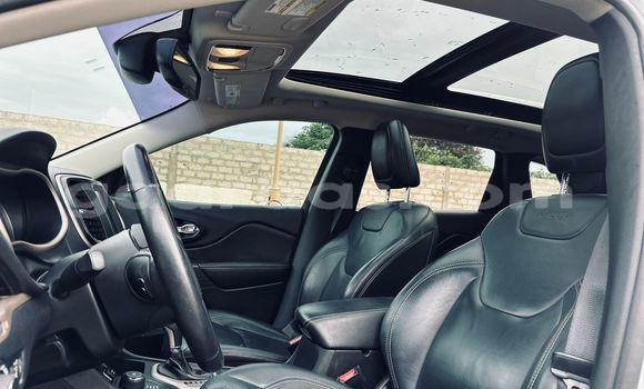 Acheter Import Voiture Jeep Cherokee Blanc à Dakar, Dakar Acheter Import Voiture Jeep Cherokee Blanc à Dakar, Dakar