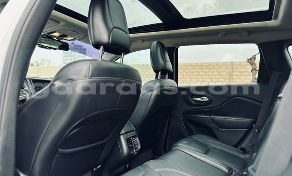 Acheter Import Voiture Jeep Cherokee Blanc à Dakar, Dakar Acheter Import Voiture Jeep Cherokee Blanc à Dakar, Dakar