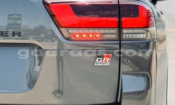 Acheter Import Voiture Toyota Land Cruiser Gris à Dakar, Dakar Acheter Import Voiture Toyota Land Cruiser Gris à Dakar, Dakar