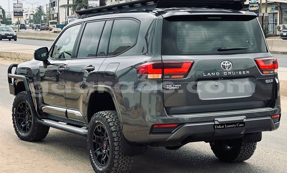 Buy Import Toyota Land Cruiser Black Car in Dakar in Dakar Buy Import Toyota Land Cruiser Black Car in Dakar in Dakar
