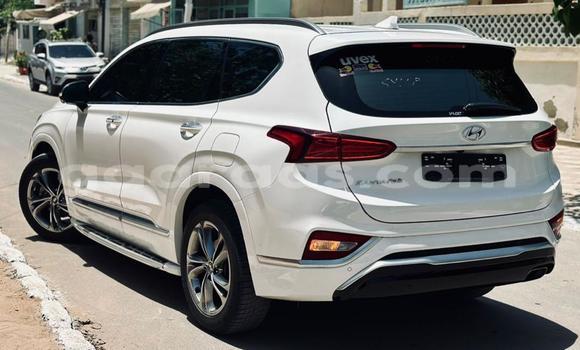 Buy Import Hyundai Santa Fe White Car in Dakar in Dakar Buy Import Hyundai Santa Fe White Car in Dakar in Dakar