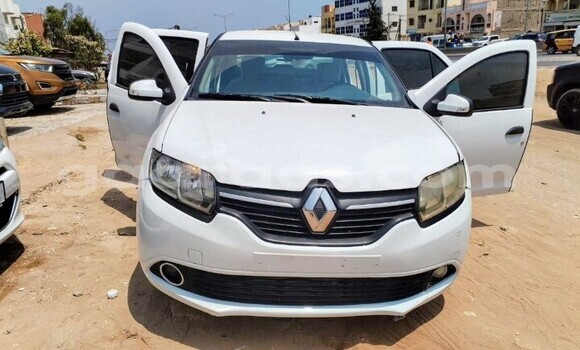Buy Used Renault Symbol White Car in Dakar in Dakar Buy Used Renault Symbol White Car in Dakar in Dakar
