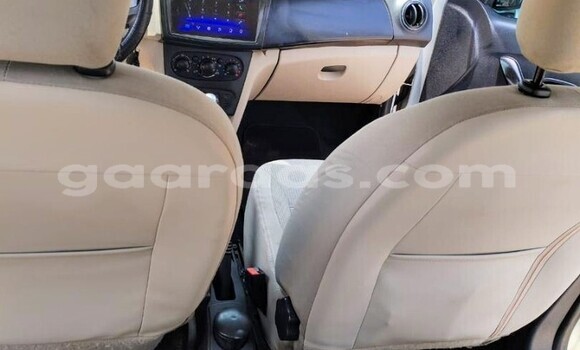 Buy Used Renault Symbol White Car in Dakar in Dakar Buy Used Renault Symbol White Car in Dakar in Dakar