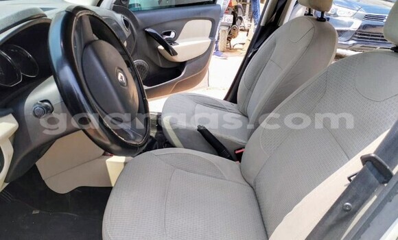 Buy Used Renault Symbol White Car in Dakar in Dakar Buy Used Renault Symbol White Car in Dakar in Dakar