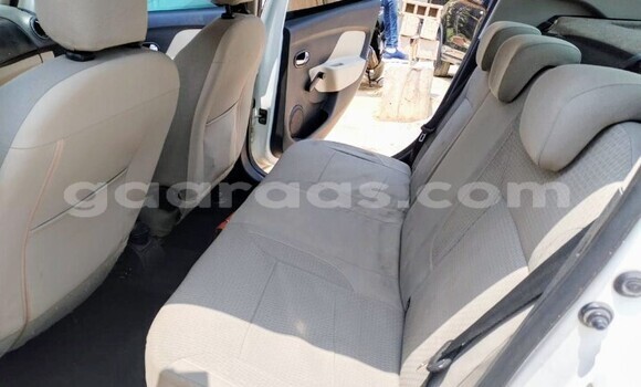 Buy Used Renault Symbol White Car in Dakar in Dakar Buy Used Renault Symbol White Car in Dakar in Dakar