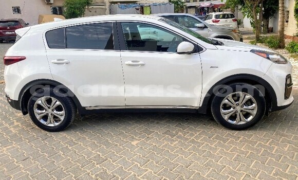 Dieundeu Occasion Kia Sportage White Auto in Dakar in Dakar Dieundeu Occasion Kia Sportage White Auto in Dakar in Dakar