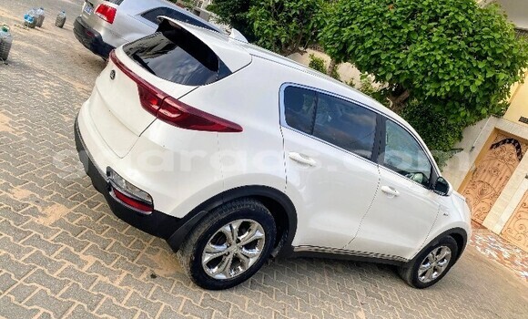 Dieundeu Occasion Kia Sportage White Auto in Dakar in Dakar Dieundeu Occasion Kia Sportage White Auto in Dakar in Dakar