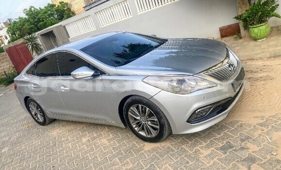 Dieundeu Occasion Hyundai Grandeur Silver Auto in Dakar in Dakar Dieundeu Occasion Hyundai Grandeur Silver Auto in Dakar in Dakar