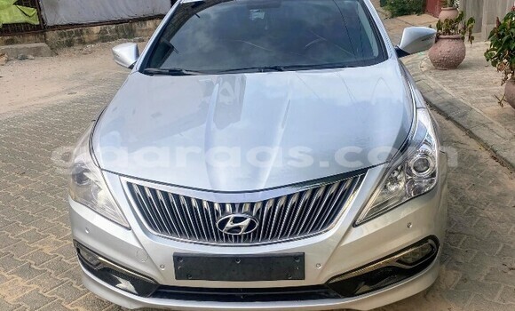 Dieundeu Occasion Hyundai Grandeur Silver Auto in Dakar in Dakar Dieundeu Occasion Hyundai Grandeur Silver Auto in Dakar in Dakar
