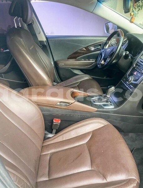 Big with watermark hyundai grandeur dakar dakar 22777