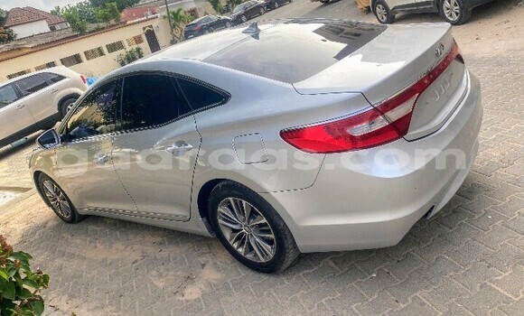 Dieundeu Occasion Hyundai Grandeur Silver Auto in Dakar in Dakar Dieundeu Occasion Hyundai Grandeur Silver Auto in Dakar in Dakar