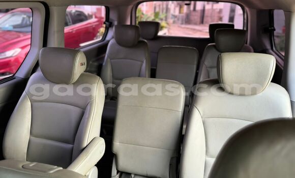 Buy Import Hyundai Grand Starex Silver Car in Dakar in Dakar Buy Import Hyundai Grand Starex Silver Car in Dakar in Dakar