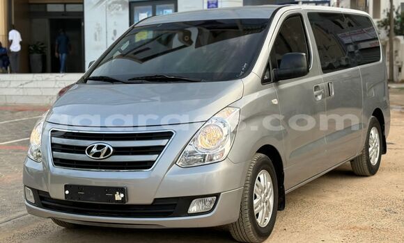 Buy Import Hyundai Grand Starex Silver Car in Dakar in Dakar Buy Import Hyundai Grand Starex Silver Car in Dakar in Dakar