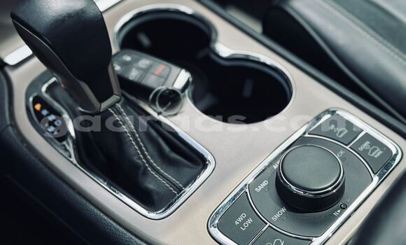 Dieundeu Imported Jeep Grand Cherokee Silver Auto in Dakar in Dakar Dieundeu Imported Jeep Grand Cherokee Silver Auto in Dakar in Dakar