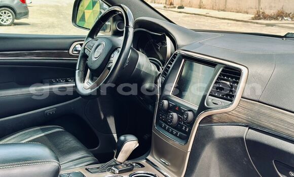 Dieundeu Imported Jeep Grand Cherokee Silver Auto in Dakar in Dakar Dieundeu Imported Jeep Grand Cherokee Silver Auto in Dakar in Dakar