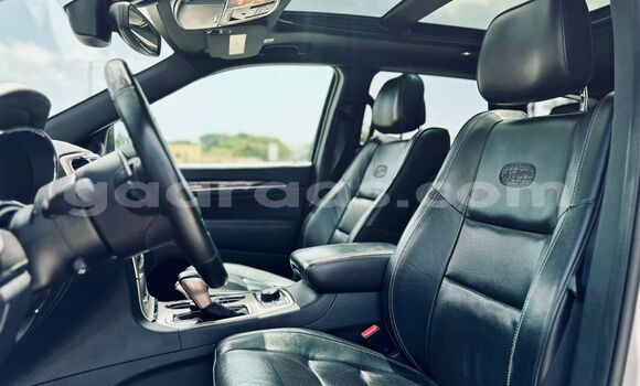 Dieundeu Imported Jeep Grand Cherokee Silver Auto in Dakar in Dakar Dieundeu Imported Jeep Grand Cherokee Silver Auto in Dakar in Dakar