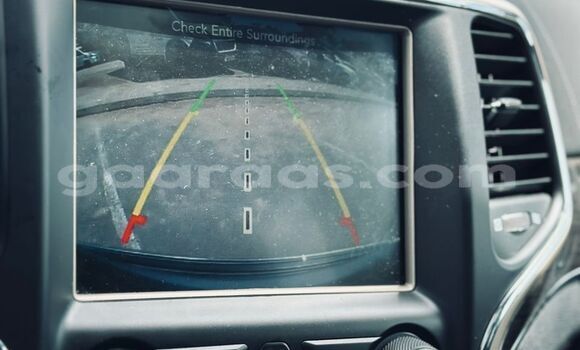 Dieundeu Imported Jeep Grand Cherokee Silver Auto in Dakar in Dakar Dieundeu Imported Jeep Grand Cherokee Silver Auto in Dakar in Dakar