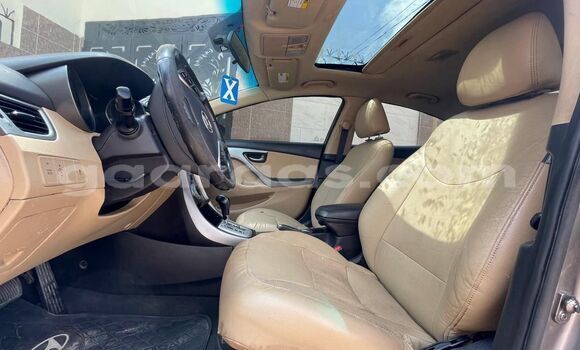 Dieundeu Occasion Hyundai Elantra Silver Auto in Dakar in Dakar Dieundeu Occasion Hyundai Elantra Silver Auto in Dakar in Dakar