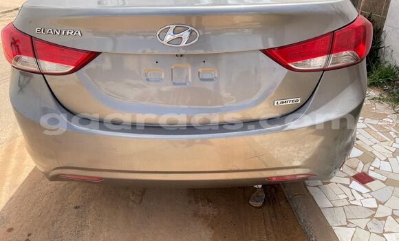 Dieundeu Occasion Hyundai Elantra Silver Auto in Dakar in Dakar Dieundeu Occasion Hyundai Elantra Silver Auto in Dakar in Dakar