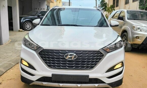 Buy Used Hyundai Tucson White Car in Dakar in Dakar Buy Used Hyundai Tucson White Car in Dakar in Dakar