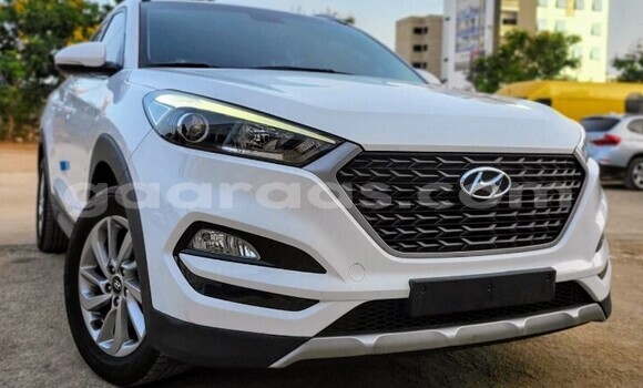 Buy Used Hyundai Tucson White Car in Dakar in Dakar Buy Used Hyundai Tucson White Car in Dakar in Dakar