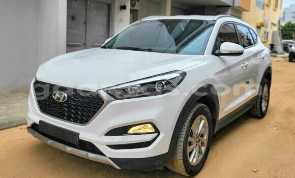 Buy Used Hyundai Tucson White Car in Dakar in Dakar Buy Used Hyundai Tucson White Car in Dakar in Dakar