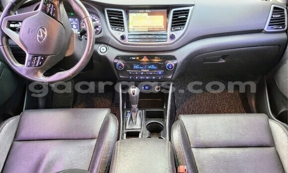 Buy Used Hyundai Tucson White Car in Dakar in Dakar Buy Used Hyundai Tucson White Car in Dakar in Dakar