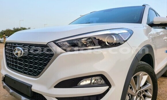 Buy Used Hyundai Tucson White Car in Dakar in Dakar Buy Used Hyundai Tucson White Car in Dakar in Dakar