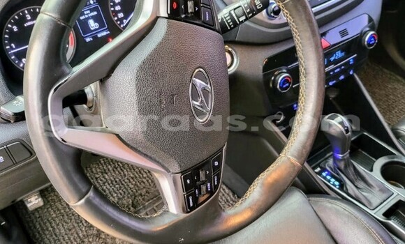 Buy Used Hyundai Tucson White Car in Dakar in Dakar Buy Used Hyundai Tucson White Car in Dakar in Dakar