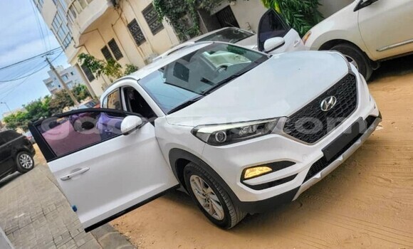 Buy Used Hyundai Tucson White Car in Dakar in Dakar Buy Used Hyundai Tucson White Car in Dakar in Dakar