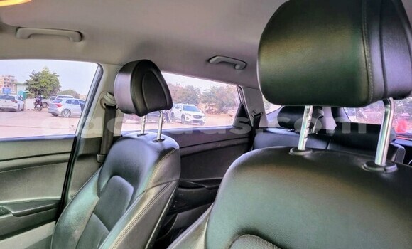 Buy Used Hyundai Tucson White Car in Dakar in Dakar Buy Used Hyundai Tucson White Car in Dakar in Dakar